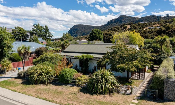 Albert Town House | Andys House