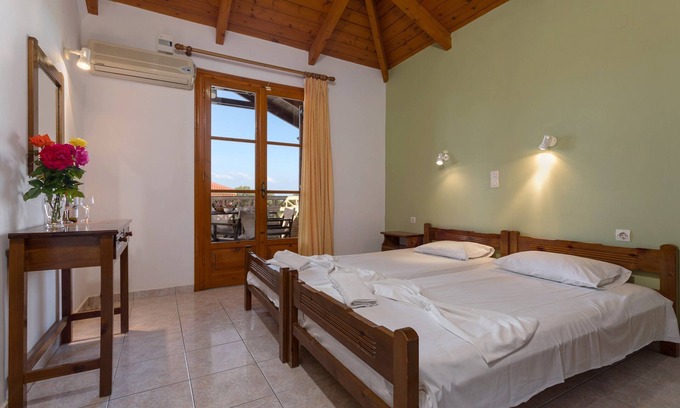 Ano Vasilikos Apartment | Anemomylos Studios - Attic Two-Bedroom Apartment