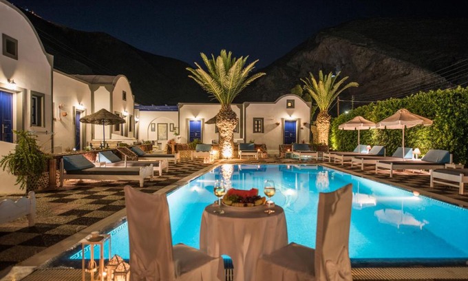 Perissa Apartment | Anezina Villas