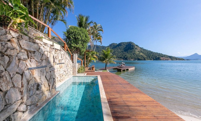 Ponta do Sape House | Ang056 - Magnificent house on the sand with private beach