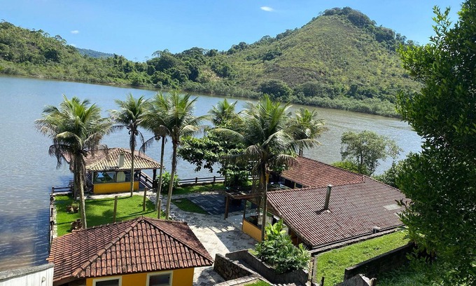 Itanema Villa | Ang062 - Beautiful beachfront house in an Angra dos Reis condominium