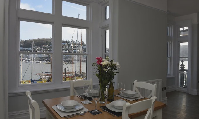 Dartmouth Apartment | Angel 1 in Dartmouth