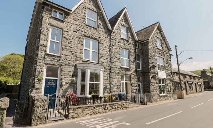 Llanbedr Cottage | ANGORFA, pet friendly, character holiday cottage in Llanbedr