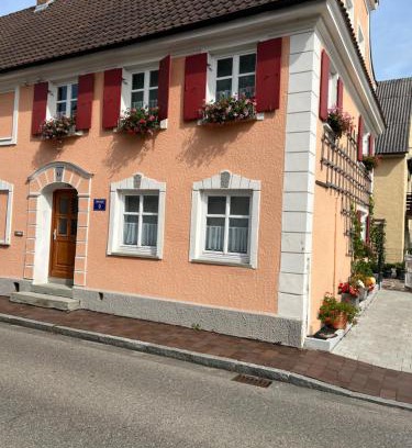 Ichenhausen Apartment | Anna9 - Ihr Zuhause auf Zeit nähe Legoland, Parken, Netflix, Boxspringbett, Küche