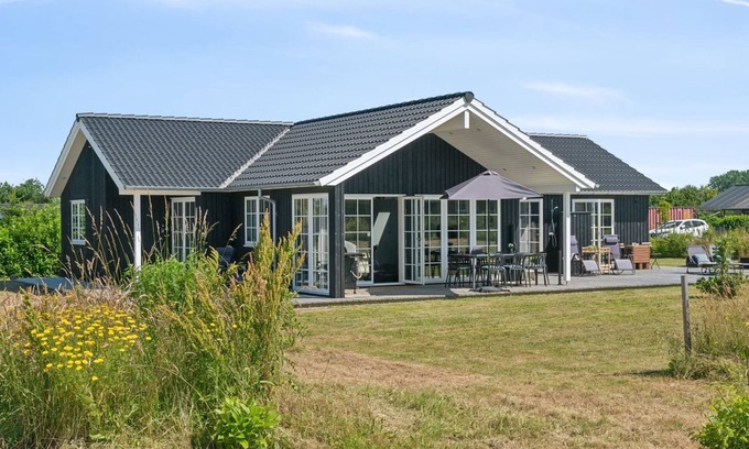 Havnsø House | "Annerose" - 550m from the sea by Interhome