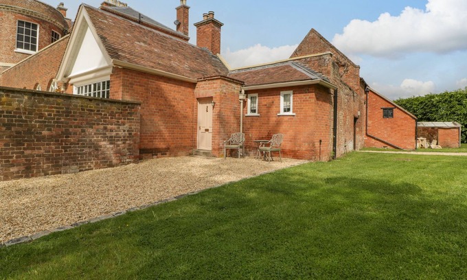 Ripple Cottage | ANNEX, romantic, luxury holiday cottage, with pool in Twyning