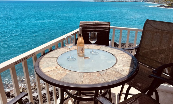 Kailua-Kona Condo | Another Day in Paradise with Spectacular Oceanfront View of Kailua Bay