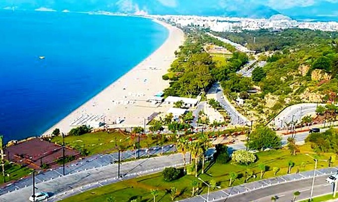 Antalya City Centre Apartment | Antalya / Konyaalti 1 + 1 apartment 15 minutes walk to the sea.