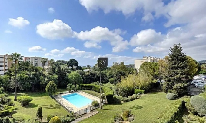 Antibes Apartment | Antibes-côte D'azur-appart Ensoleillé, Climatisé, Piscine,parking, Proche Plages