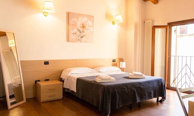 Citta Antica House | Antiche Mura 1 - One Bedroom Guest House, Sleeps 3