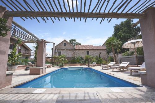 Island Hvar Villa | Antikes Weingut OAZA