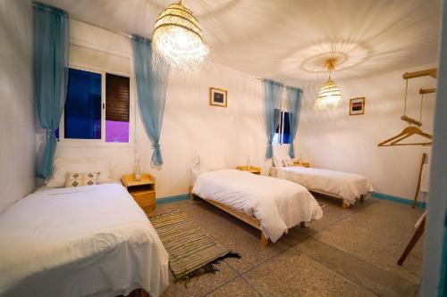 Anza Hostel | Anza sets house