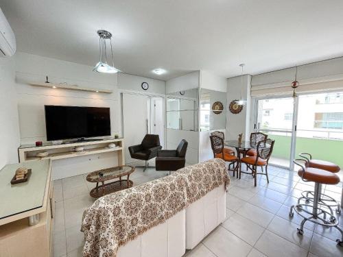 Canasvieiras Apartment | Apê A/C, Wi-Fi e Elevador | 500m Canasvieiras