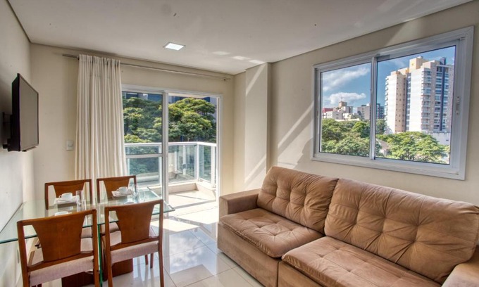 Maringa Apartment | Ap c/ 2 Qts, garagem e A/C