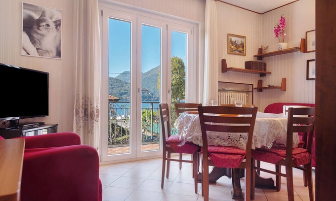 Maccagno Apartment | Apartment 'Casa Rosanna - Vista Lago' with Lake View, Shared Garden and Balcony