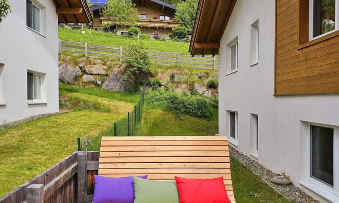 Schonbach Apartment | Apartment 'Ferienwohnung Edelstein' with Mountain View, Private Terrace and Wi-Fi