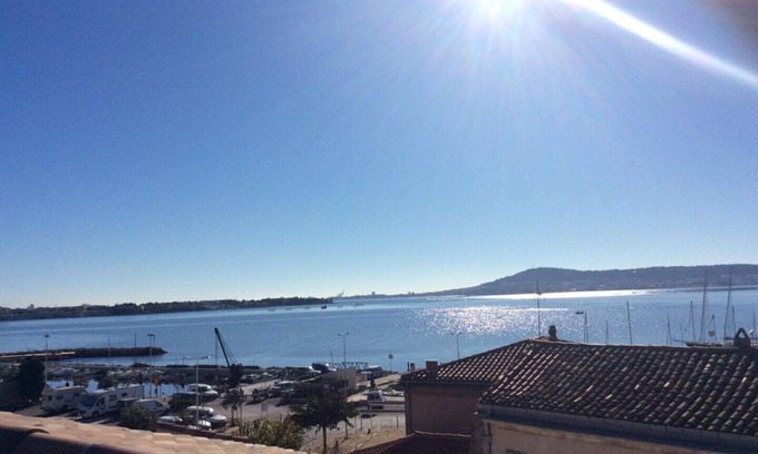 Bouzigues Apartment | Apart 2 Overlooking Etang De Thau Bouzigues. Amazing Views 2nd floor sleeps 2-4