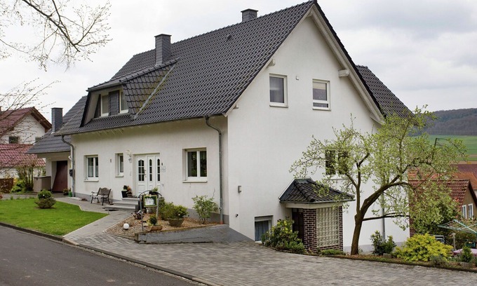 Waßmuthshausen Apartment | Apartment with private terrace in the mountainous region of northern Hesse