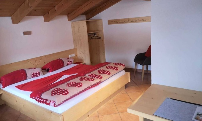 Nauders Apartment | Apart FICHTE - Farm VALRUNZHOF - directly at the SEILBAHNCENTER