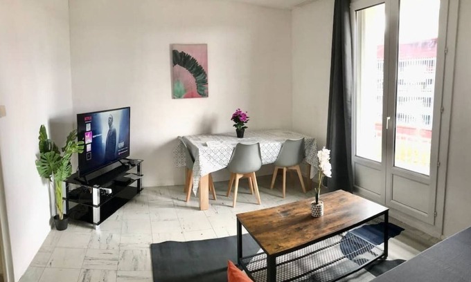 Miroir - Batignolles Apartment | Apart T3 TGV station Fully equipped