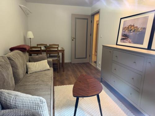 Wawer Apartment | Apartament - Mieszkanie przy Centrum Zdrowia Dziecka - Warszawa Międzylesie - Dzięcieliny 15