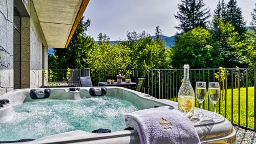 Bierutowice Apartment | Apartament z prywatnym Jacuzzi Orlik VIP Residence - blisko wyciągu i Wang by Royal Aparts