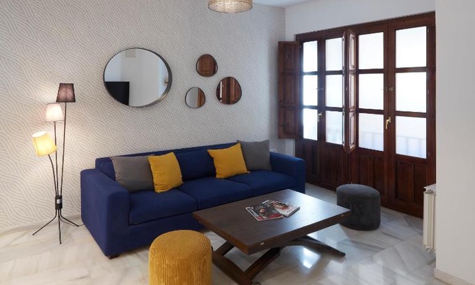 Central District Apartment | Apartamento con balcón en el centro histórico QH Reyes Católicos