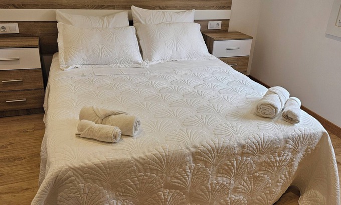 Vigo Apartment | Apartamento con Patio en un Entorno Tranquilo a un Paso de la Ciudad