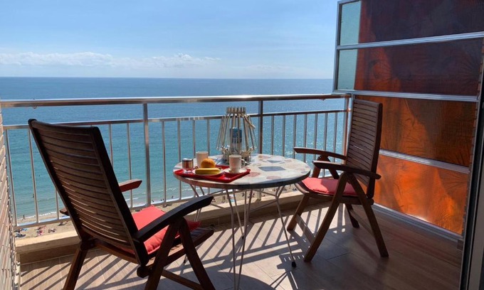 Raval Roig Apartment | Apartamento con vistas al mar primera linea de playa del Postiguet
