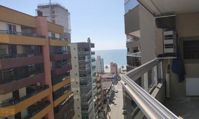 Andorinha Apartment | Apartamento confortável em Meia Praia - 200 metros da praia