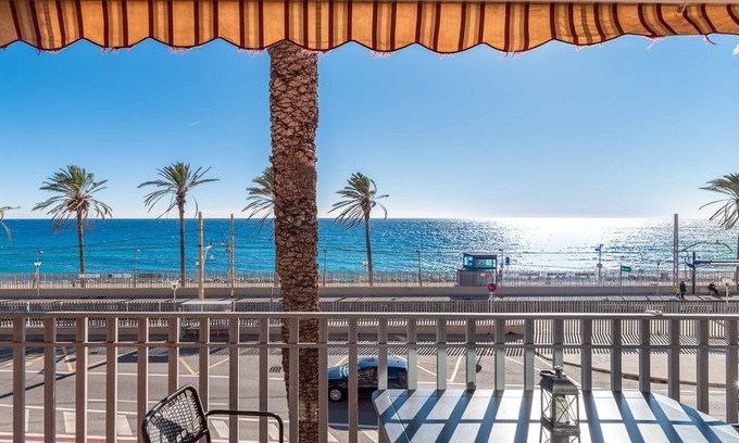 Vilassar de Mar Apartment | Apartamento Vistamar a 25km BCN with Sea View, Terrace, Balcony, A/C & Wi-Fi