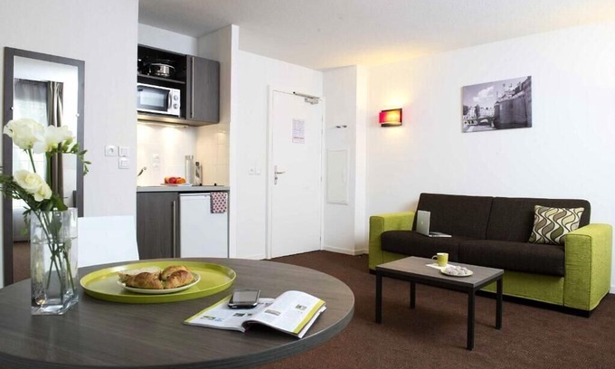 Hauts-Paves - Saint-Felix Apartment | Aparthotel Adagio Access Nantes Viarme - 2 Rooms 4 People