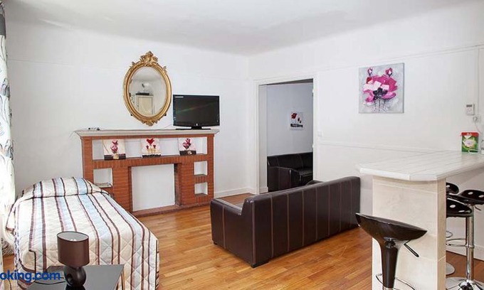 Vitry-le-Francois Hotel | ApartHotel Francois 1er 14eme