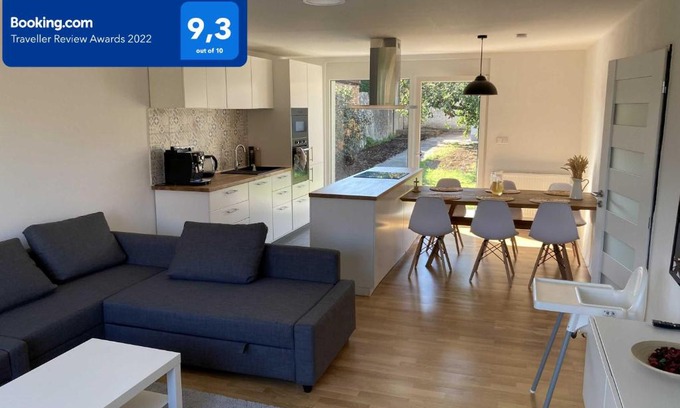 Hlohovec Apartment | Apartmán MAAY