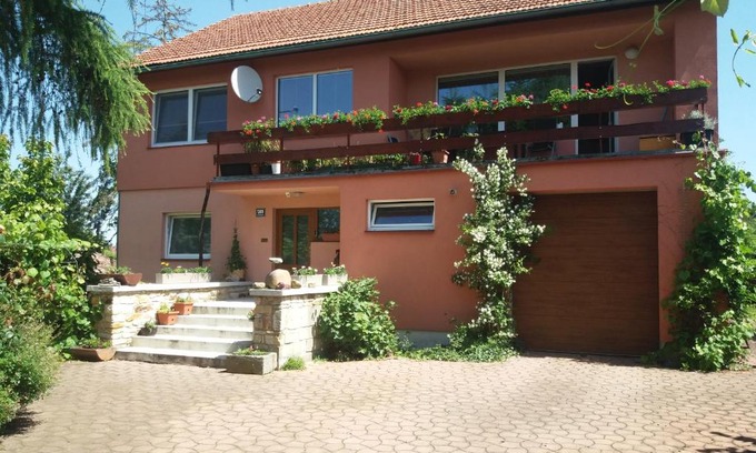 Kostelec nad Orlici Apartment | Apartmán Na Skále