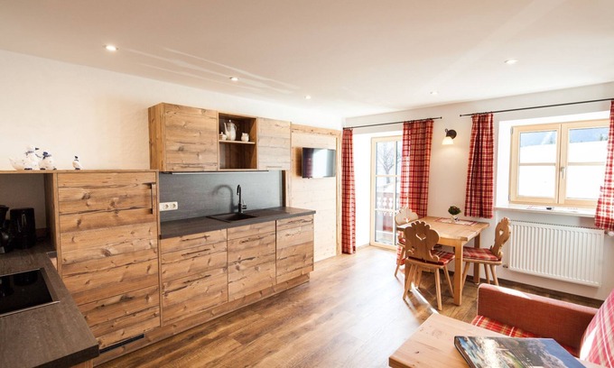 Ramsau bei Berchtesgaden Apartment | Apartment no. 4, 1-2 pers., 32 sqm, balcony, W-LAN, living room and bedroom, west