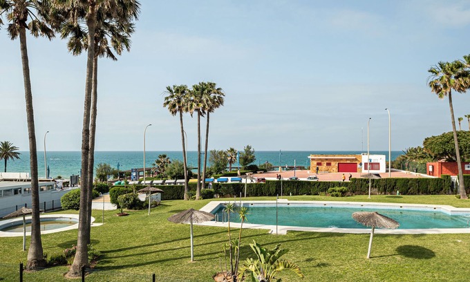 San Ambrosio Apartment | Apartment on the beachfront of La Barrosa beach