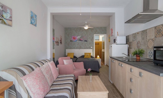El Puerto de Santa Maria Apartment | Apartment 'Apartamento Gaonera' with Wi-Fi and Air Conditioning