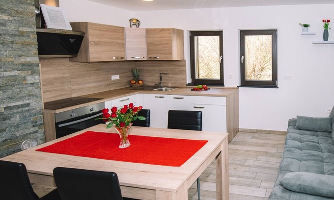 Zasip Apartment | Apartma 3 (pogled na grad)