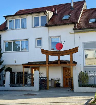 Maribor Apartment | Apartma z dvema spalnicama in balkonom