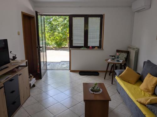 Ajdovscina Apartment | Apartma Zeleni mir