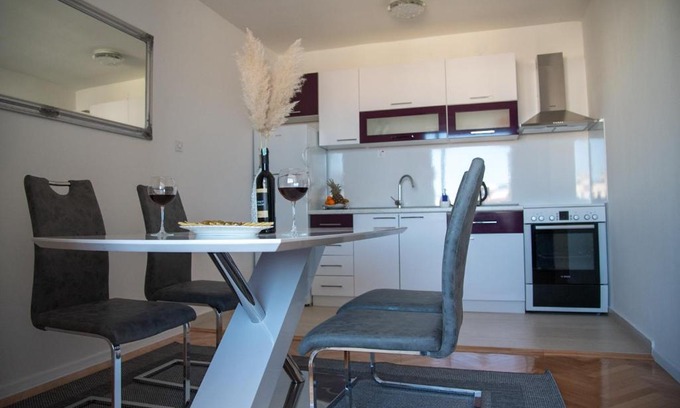 Canton 10 Apartment | Apartman Ante