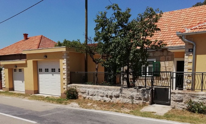 Drnis House | Apartman Ivan, Drniš