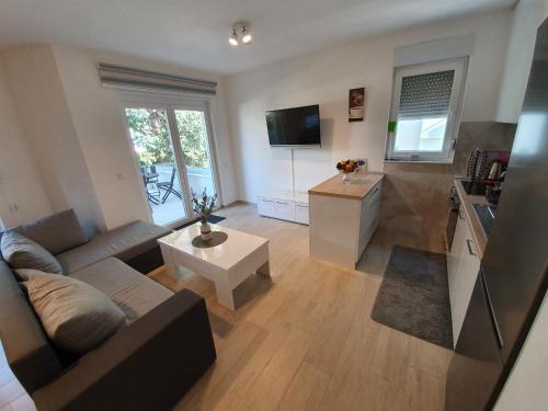 Dugis Apartment | Apartman Lea Makarska