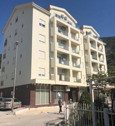 Velji Vinogradi Apartment | Apartman Palma, Budva