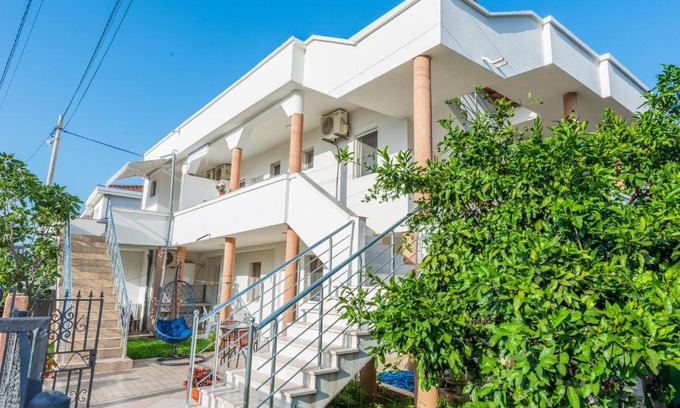 Bregvija House | Apartmani Medovic