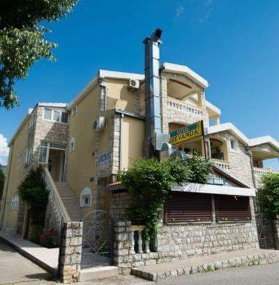 Kaluđerac Apartment | Apartmani Perovic 1