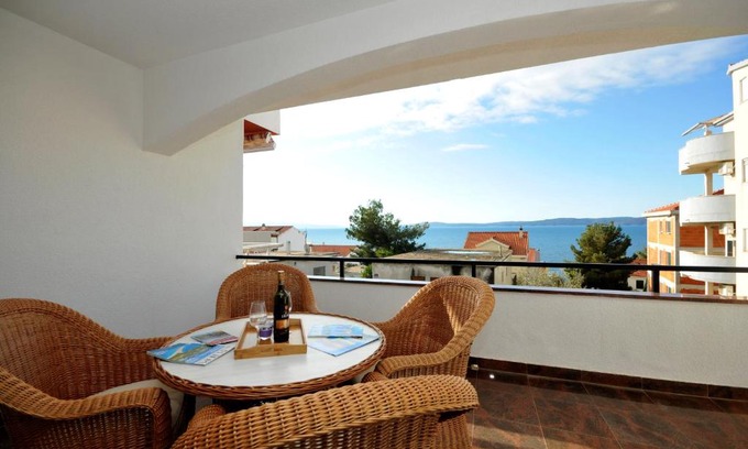 Businci Apartment | Apartmani Svalina - Seaview and 130m from Beach