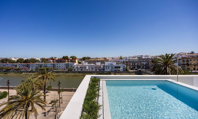 Chiclana de la Frontera Apartment | Apartment 'Luxury 6' with Wi-Fi and Air Conditioning