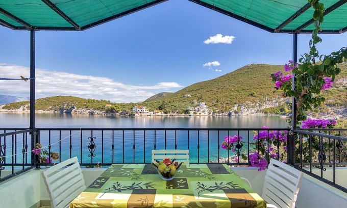 Pokrivenik Apartment | Apartment and Rooms Nikola (38301-A11) - Zastrazisce - island Hvar